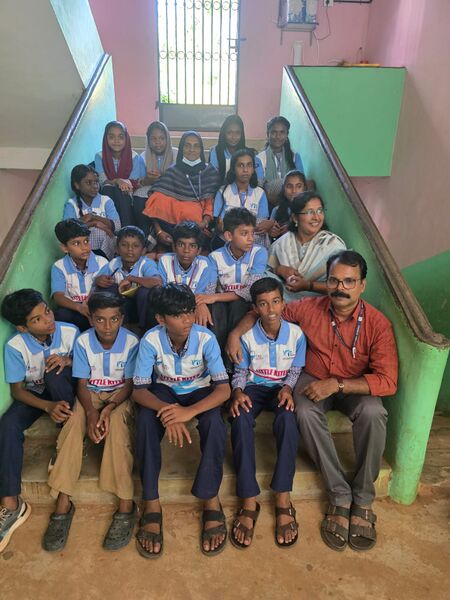 പ്രമാണം:42070 2025-28 batch.jpg