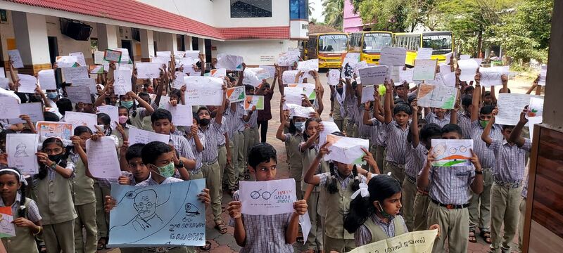 പ്രമാണം:Anti drug messages.jpg