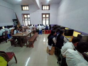 IMG-IT LAB UP.jpg