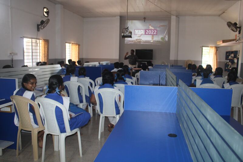 പ്രമാണം:Yip 35052 22 (1).JPG