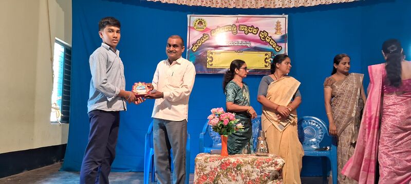 പ്രമാണം:11012 yip 3.jpg