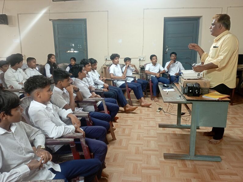 പ്രമാണം:12013 6.jpg