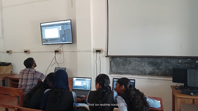 പ്രമാണം:13784 hightech2.jpg