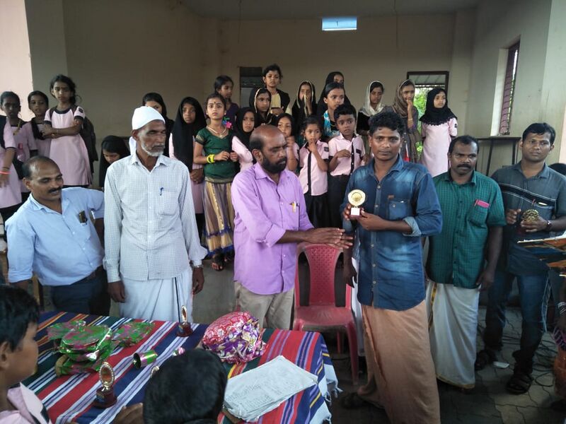 പ്രമാണം:19833 onam18-19 3.jpg