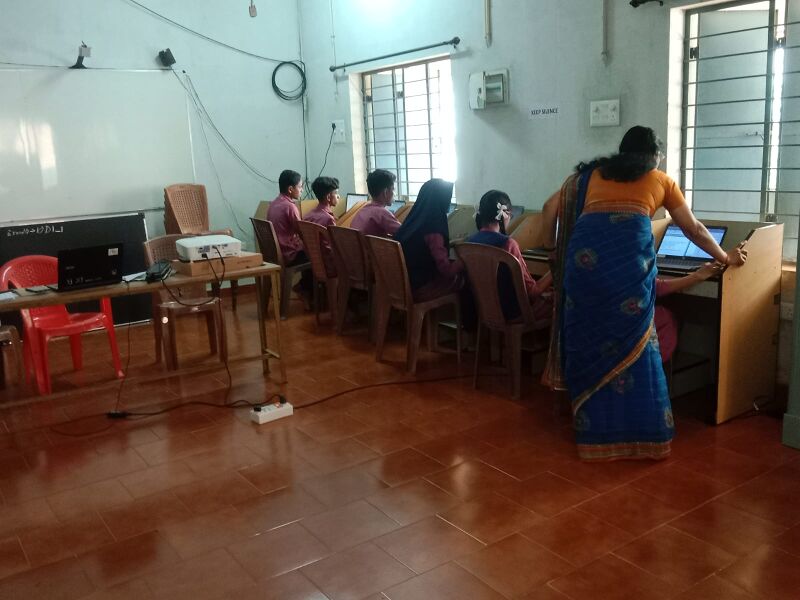 പ്രമാണം:24004 HighTech IT Lab.jpeg