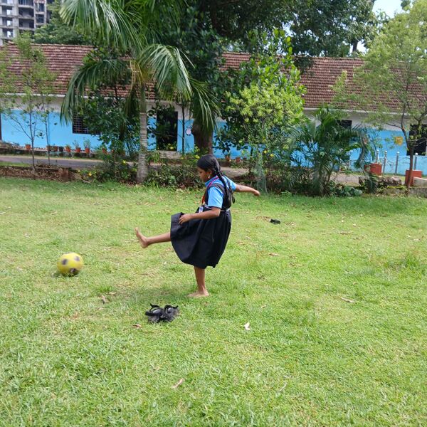 പ്രമാണം:26427-EKM-GOAL2026-Best kick-4.jpeg.jpg
