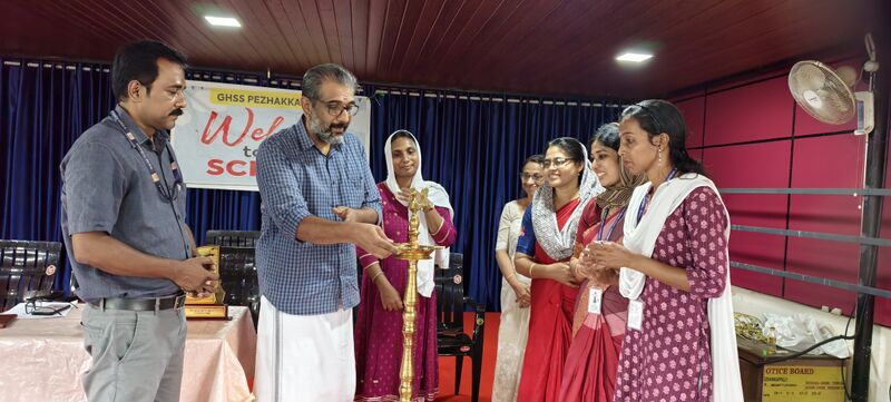 പ്രമാണം:28034 reading day4.jpg