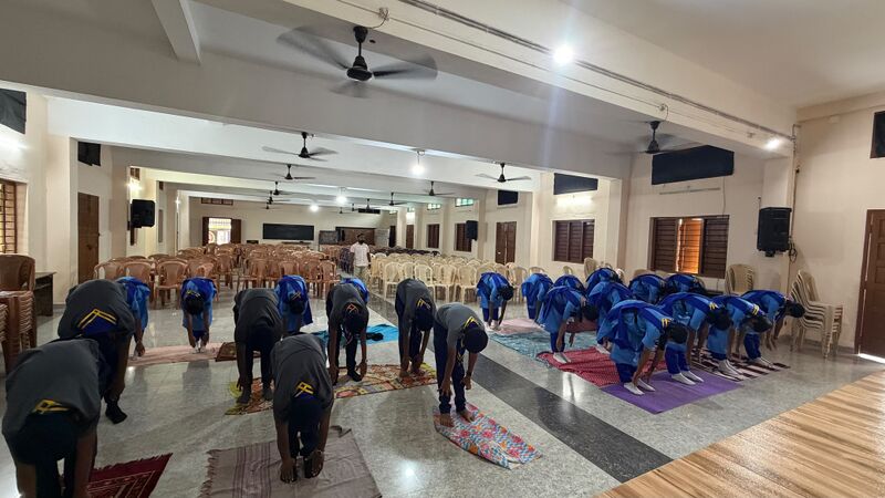 പ്രമാണം:35052 yoga scoutguide 4 26.jpg