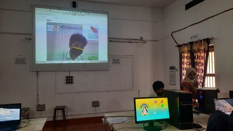 പ്രമാണം:Little kite class.jpg