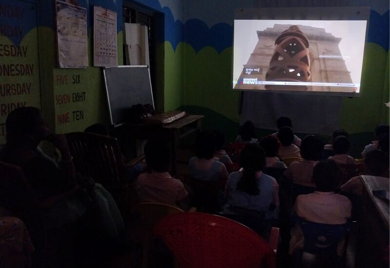 പ്രമാണം:PrincePeter-digital projecor-45327.jpg