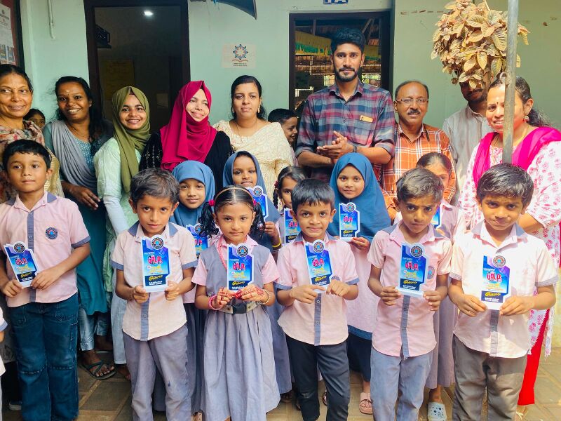 പ്രമാണം:SCHOOL ANNUALDAY.jpeg