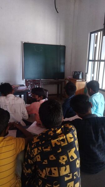 പ്രമാണം:Svd greenboard.jpeg