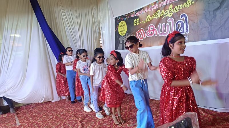 പ്രമാണം:19856 varshikam5.jpeg