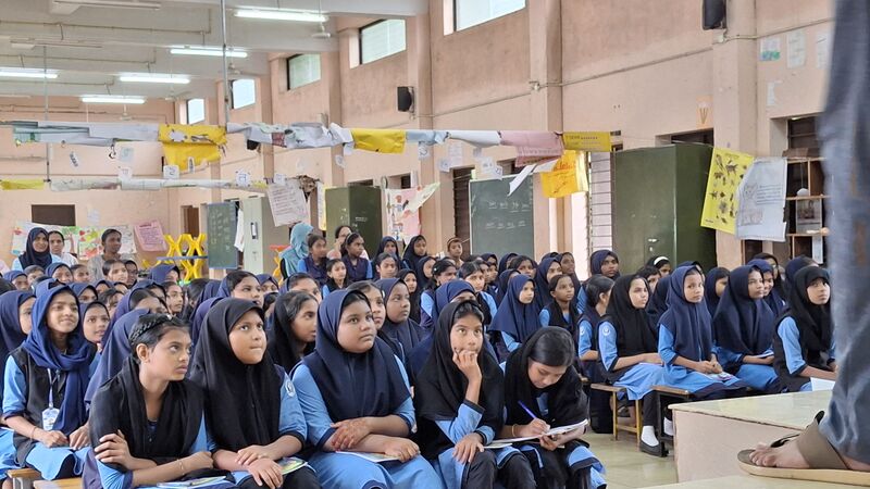 പ്രമാണം:19862 menstrual3.jpg