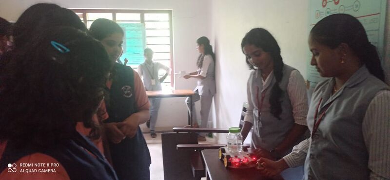 പ്രമാണം:23064 ROBOTIC EXPO.jpg