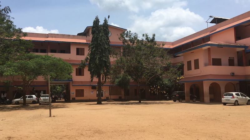 പ്രമാണം:36024-school-83.jpeg