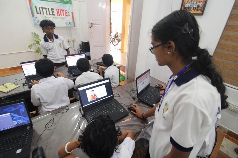 പ്രമാണം:37001-LK CLASS-2.JPG