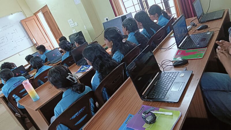 പ്രമാണം:41035-school camp may27 2025.jpg