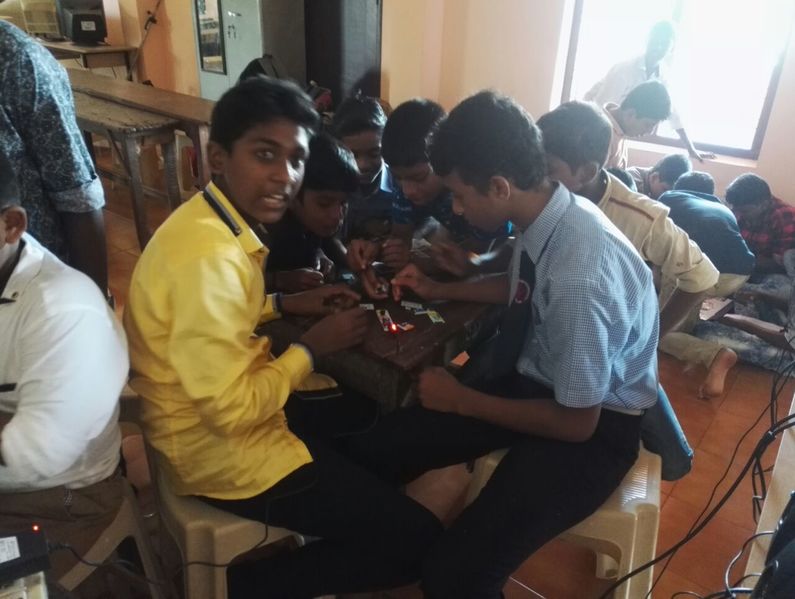 പ്രമാണം:41066kuttykoottam training2.jpg