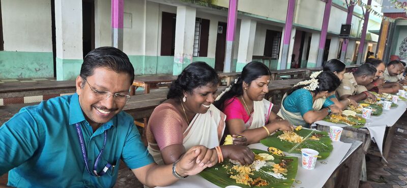 പ്രമാണം:43069 onam 2.jpg