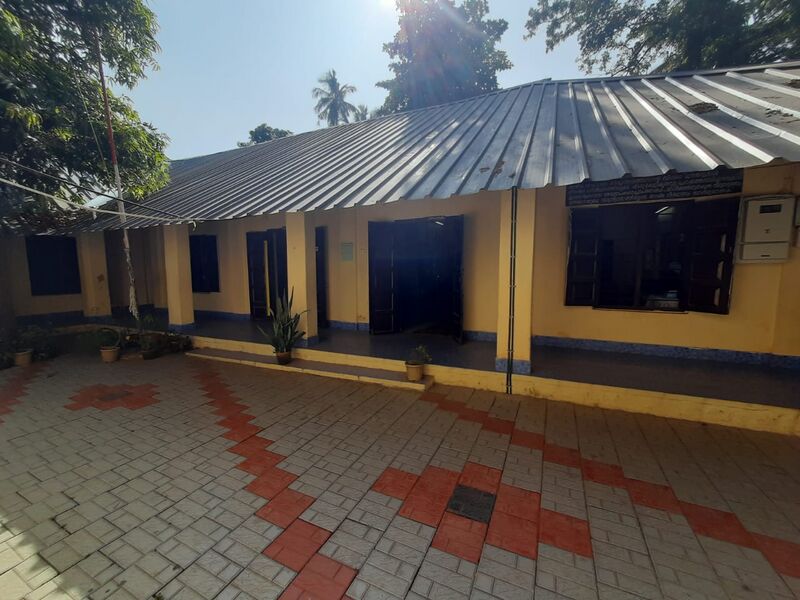 പ്രമാണം:43336 main building.jpeg
