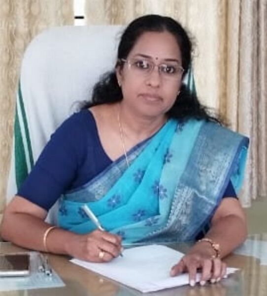 പ്രമാണം:44035 principal.jpg