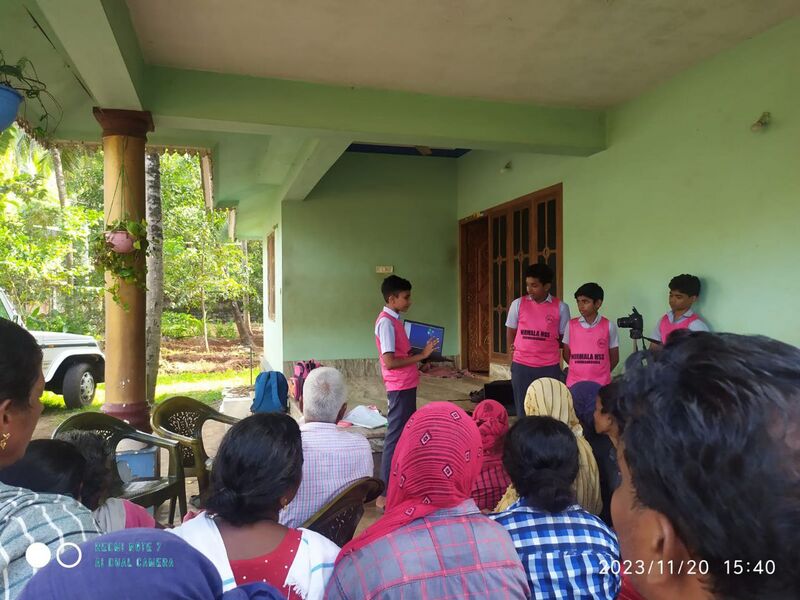 പ്രമാണം:Amma 3.jpg