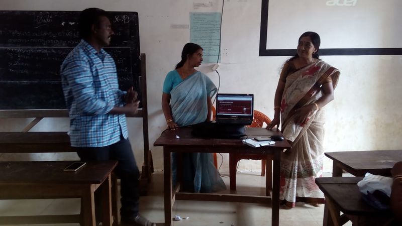 പ്രമാണം:Little kite blog.jpeg