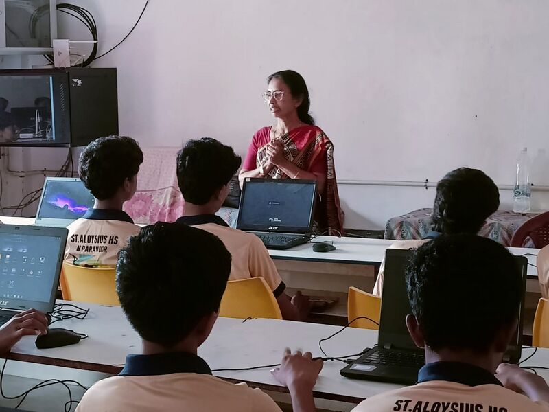 പ്രമാണം:Little kites second phase camp.jpg