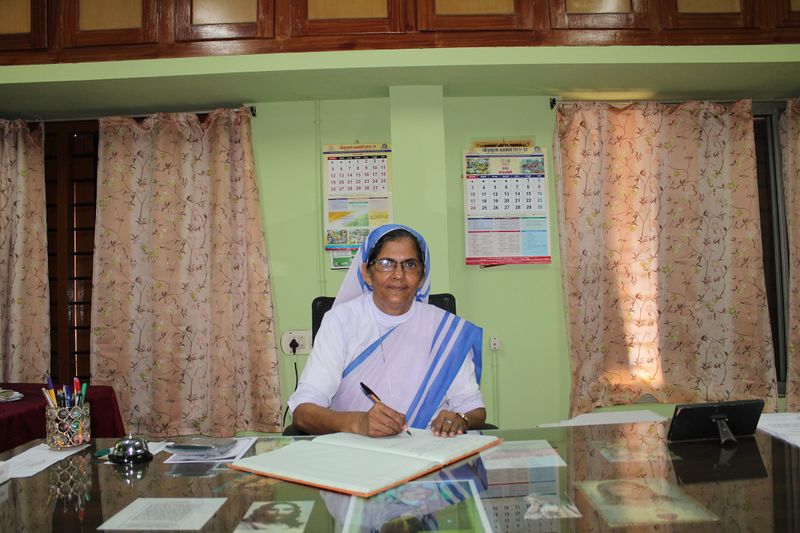 പ്രമാണം:Sr.melvie 35052.JPG