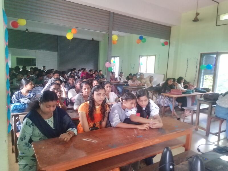 പ്രമാണം:13081-Pravesanolsavam 1.jpg