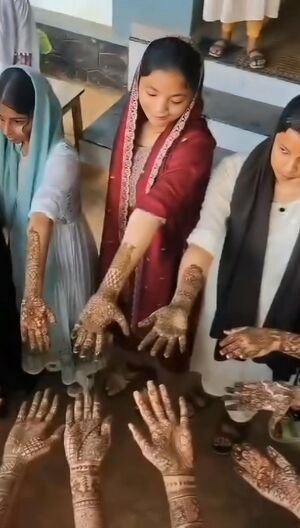 181031 EID 24-25.jpg