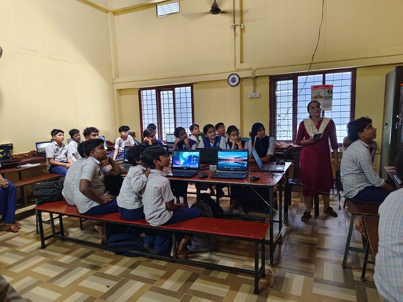 പ്രമാണം:19044-sep12-avhss ponnani-2.jpg