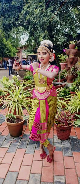 പ്രമാണം:25092 Bharathanadyam.jpeg