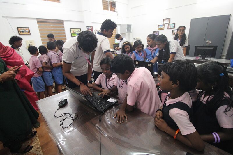 പ്രമാണം:37001-LK-Freedom Fest-3.jpg