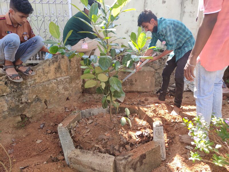 പ്രമാണം:43004 855.jpeg