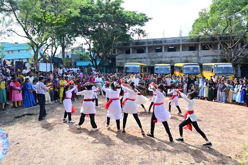 പ്രമാണം:44244 praveshanolsavam2025 4.JPG