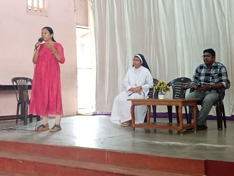 പ്രമാണം:LAHARIVIRUTHA CLASS.jpeg