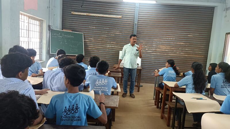 പ്രമാണം:12069 carrybag 2.jpg