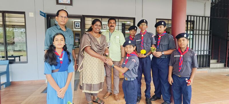 പ്രമാണം:15051 teachers day 24 s.jpg