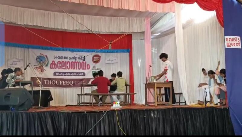 പ്രമാണം:18103 nadakam.jpg