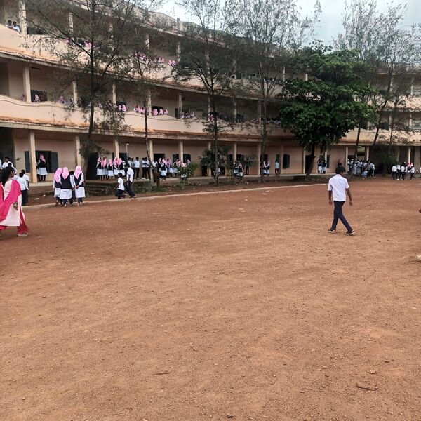 പ്രമാണം:19015 school .jpg