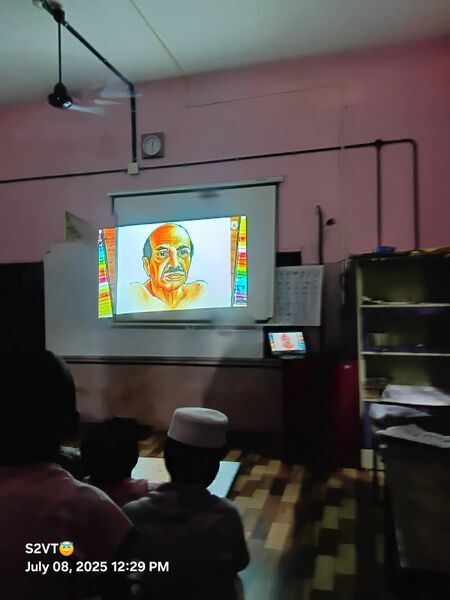 പ്രമാണം:19812 smartclass3.jpg