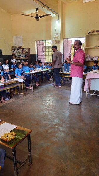 പ്രമാണം:19862 apanyam3.jpg