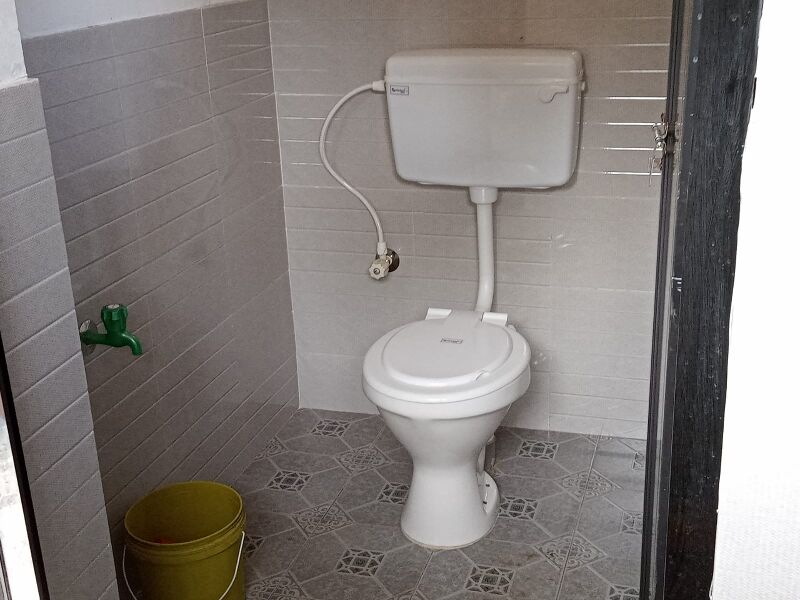 പ്രമാണം:19879 toilet4.jpeg