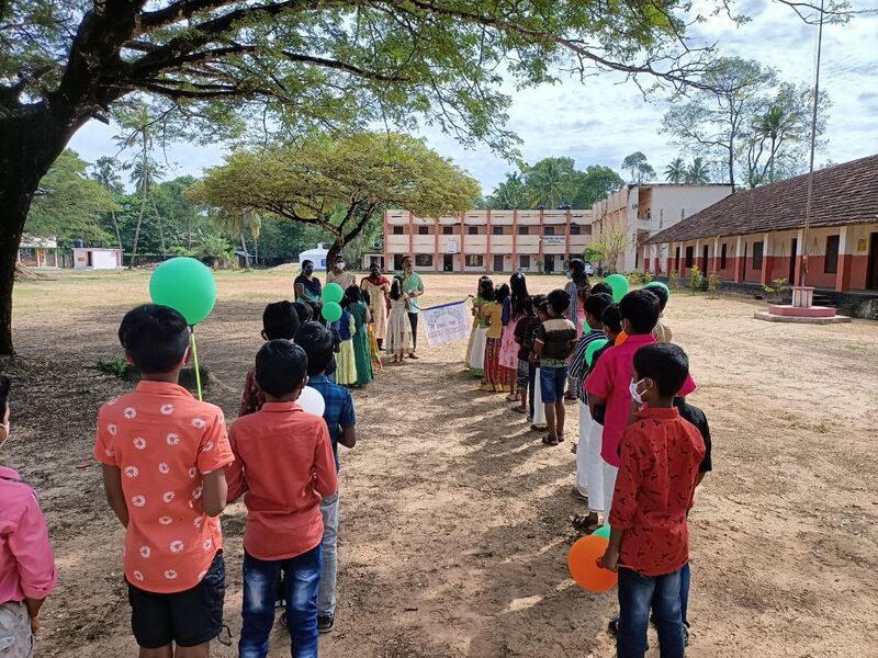 പ്രമാണം:34003 june1 2.jpg