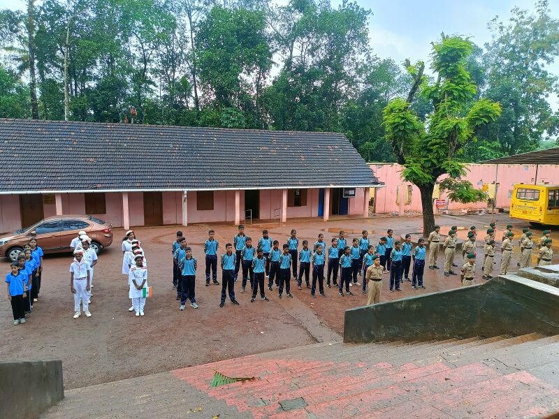 പ്രമാണം:38102- independence day p2 p2.jpg