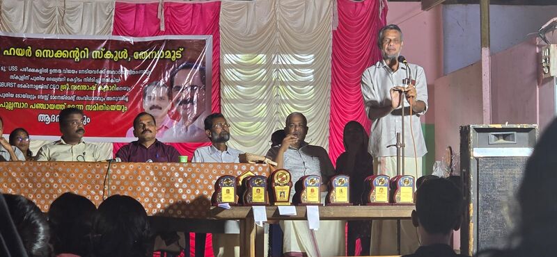 പ്രമാണം:42070 praveshanolsavam 1.jpg