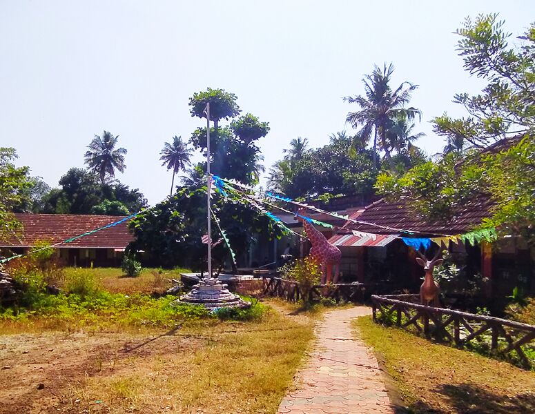 പ്രമാണം:42224 school.jpg