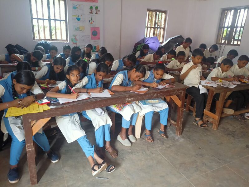 പ്രമാണം:44018 lcr 4.jpg